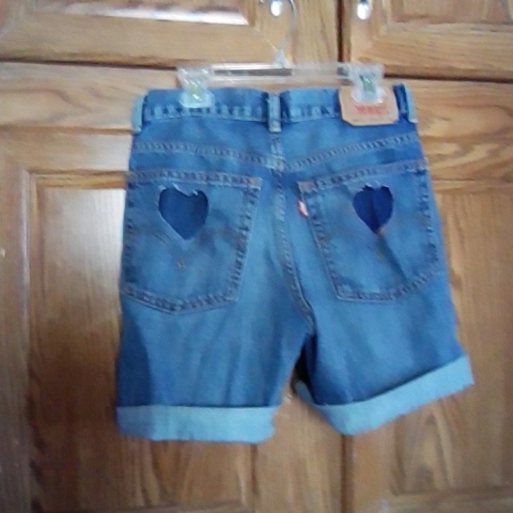 Levi's jean shorts with pockets#hearts